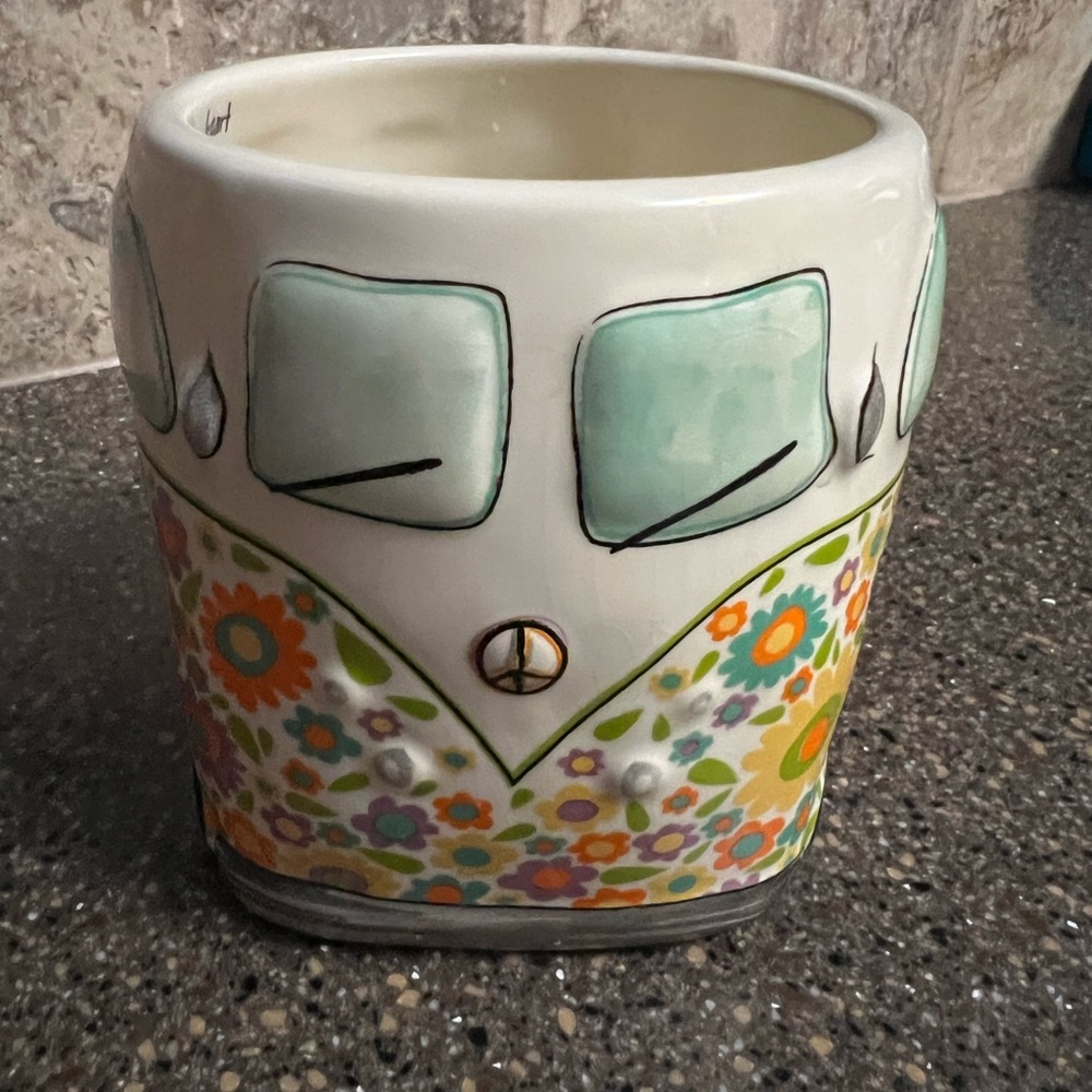 Natural Life-Be Happy, Follow Your Heart Floral 60s Van Coffee Mug